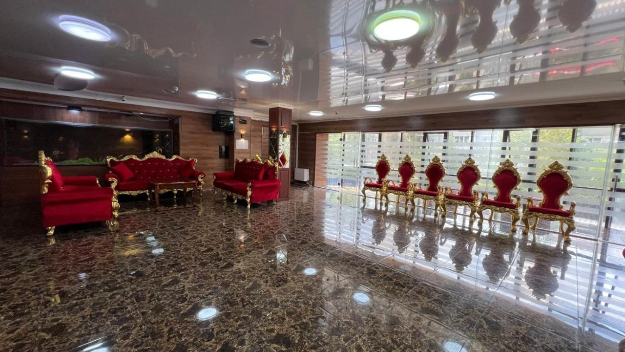 Hotel Vivaldis Almatî Exterior foto