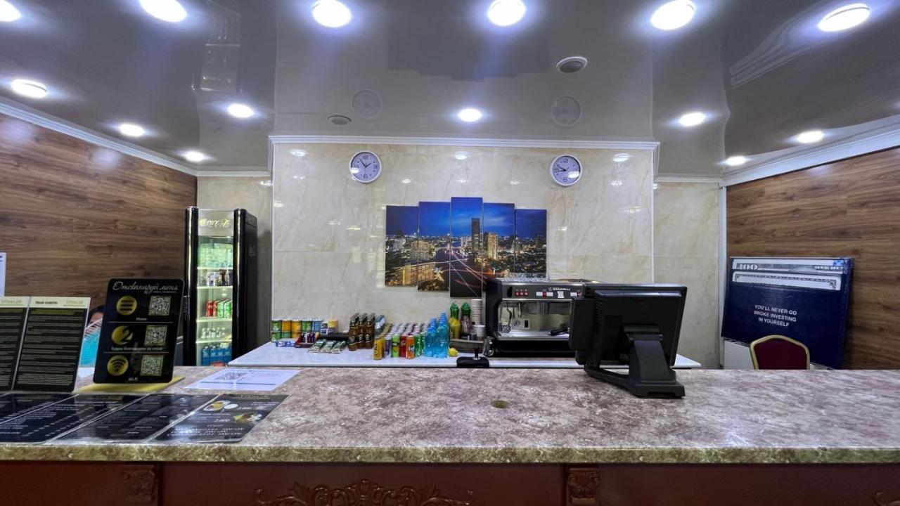 Hotel Vivaldis Almatî Exterior foto